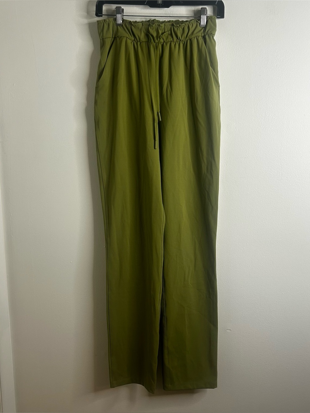Lululemon Keep It Moving 7/8 Pant Women’s Size 4 Dark Olive Green
